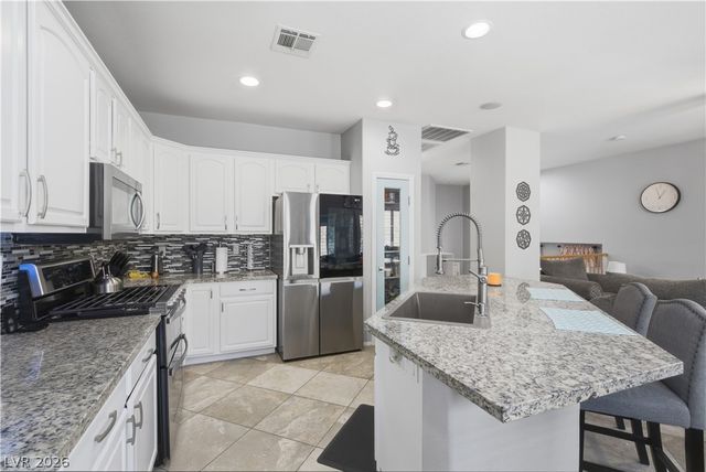 8440 Cheerful Brook Avenue, Las Vegas, NV 89143