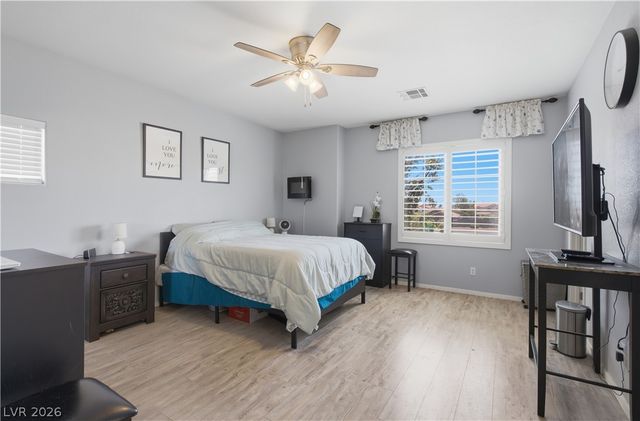 8440 Cheerful Brook Avenue, Las Vegas, NV 89143