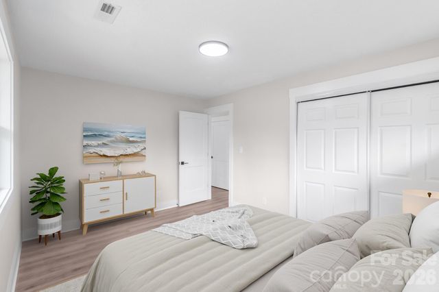 533 Blendwood Drive, Charlotte, NC 28215