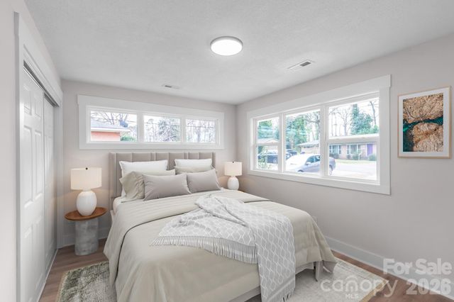 533 Blendwood Drive, Charlotte, NC 28215