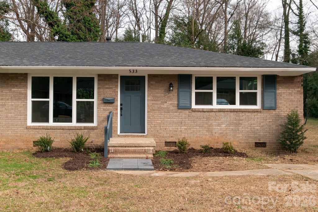 533 Blendwood Drive, Charlotte, NC 28215