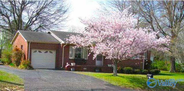 274 Beulah Cut-Off Road, Albertville, AL 35950