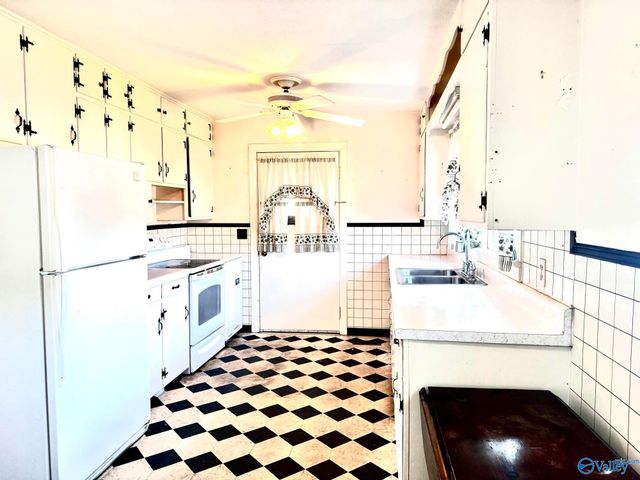 274 Beulah Cut-Off Road, Albertville, AL 35950