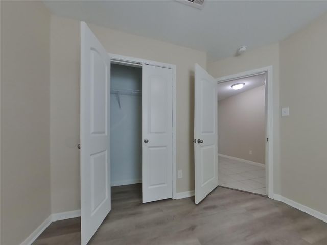 701 Totem Trail Drive, Acatan De Las Pinas, TX 77568