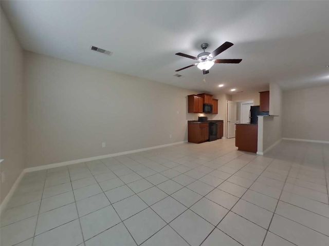 701 Totem Trail Drive, Acatan De Las Pinas, TX 77568