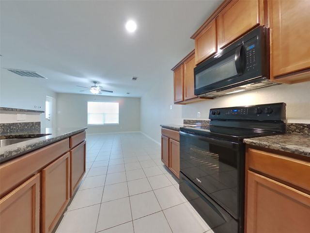 701 Totem Trail Drive, Acatan De Las Pinas, TX 77568