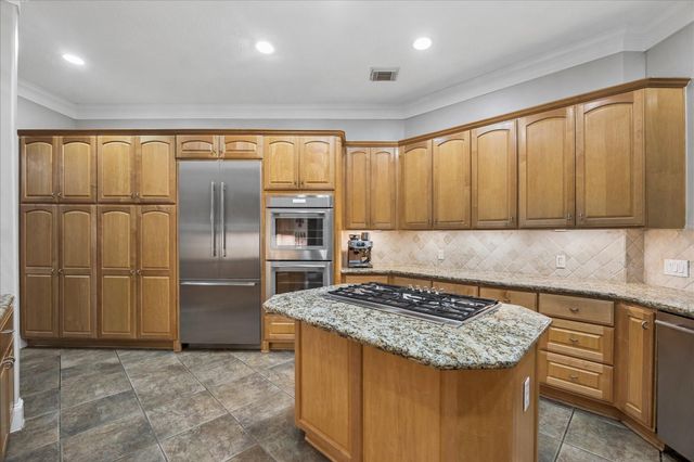 624 Lakeshore Drive, Sugar Land, TX 77478
