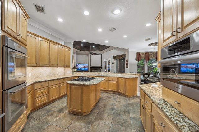 624 Lakeshore Drive, Sugar Land, TX 77478