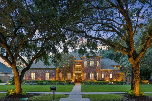 624 Lakeshore Drive, Sugar Land, TX 77478