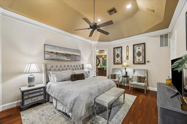 624 Lakeshore Drive, Sugar Land, TX 77478