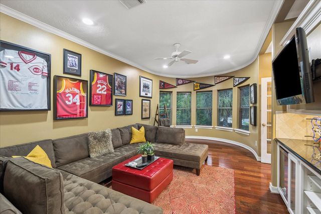 624 Lakeshore Drive, Sugar Land, TX 77478