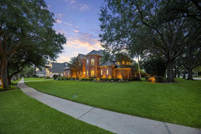 624 Lakeshore Drive, Sugar Land, TX 77478
