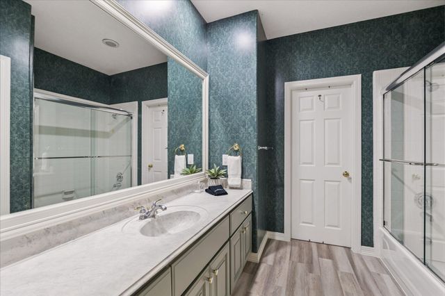 624 Lakeshore Drive, Sugar Land, TX 77478