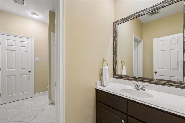 624 Lakeshore Drive, Sugar Land, TX 77478