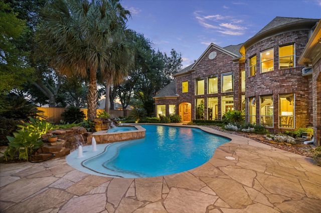 624 Lakeshore Drive, Sugar Land, TX 77478