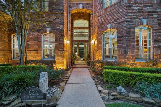 624 Lakeshore Drive, Sugar Land, TX 77478