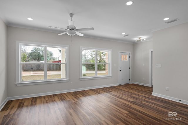 6760 BARNESWOOD Drive, Theodore, AL 36582