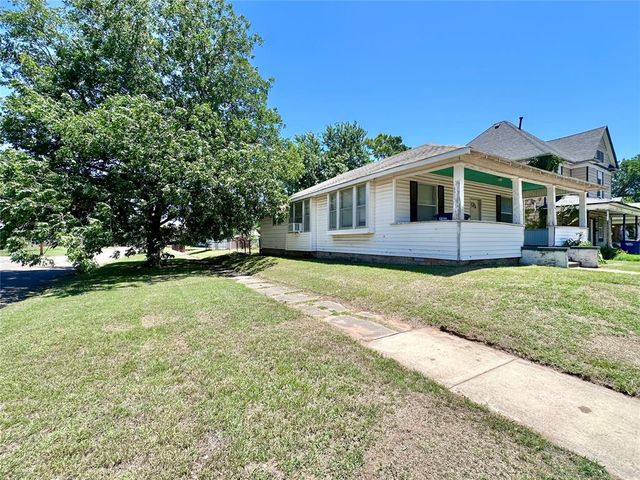 327 N Park Avenue, Shawnee, OK 74801