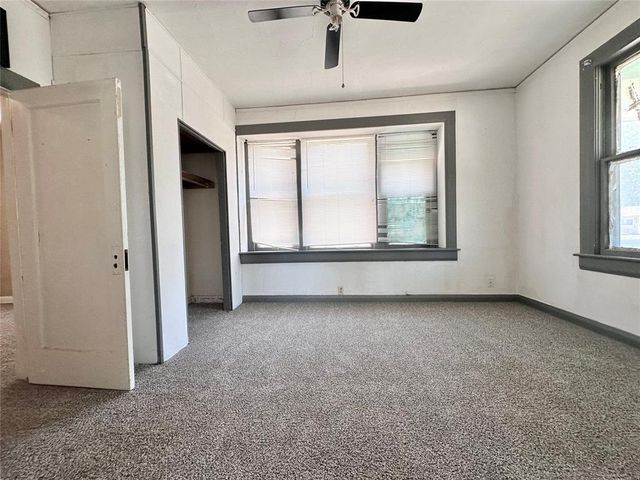 327 N Park Avenue, Shawnee, OK 74801