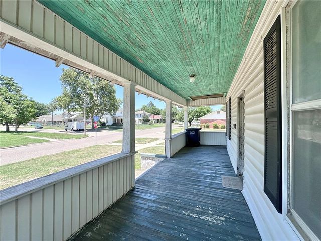 327 N Park Avenue, Shawnee, OK 74801