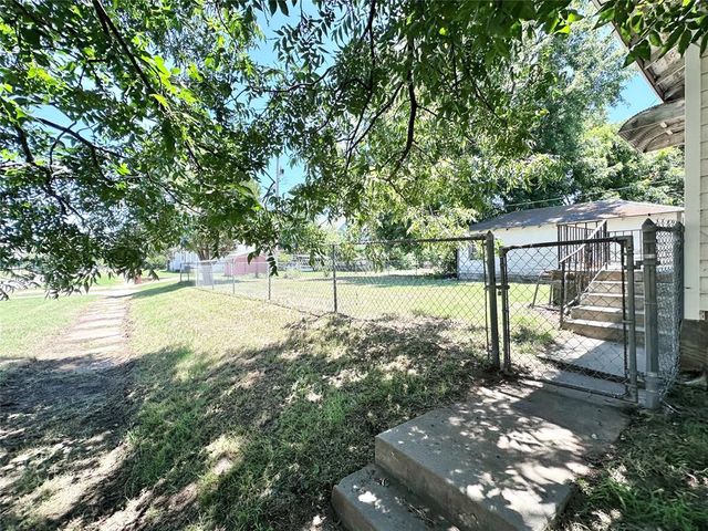 327 N Park Avenue, Shawnee, OK 74801