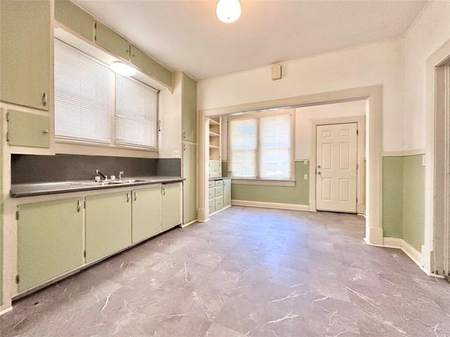 327 N Park Avenue, Shawnee, OK 74801