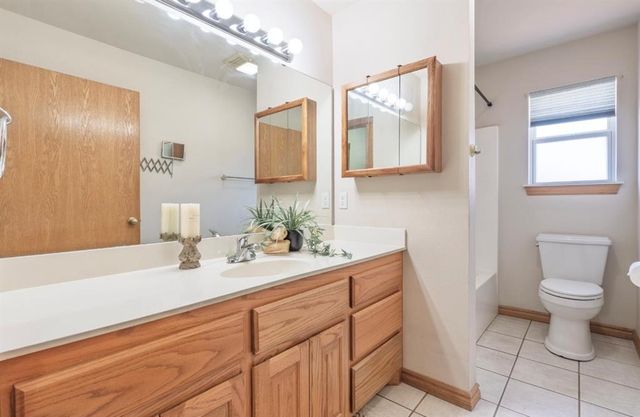 3 Limousin, Shawnee, OK 74804