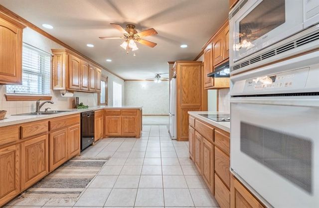 3 Limousin, Shawnee, OK 74804