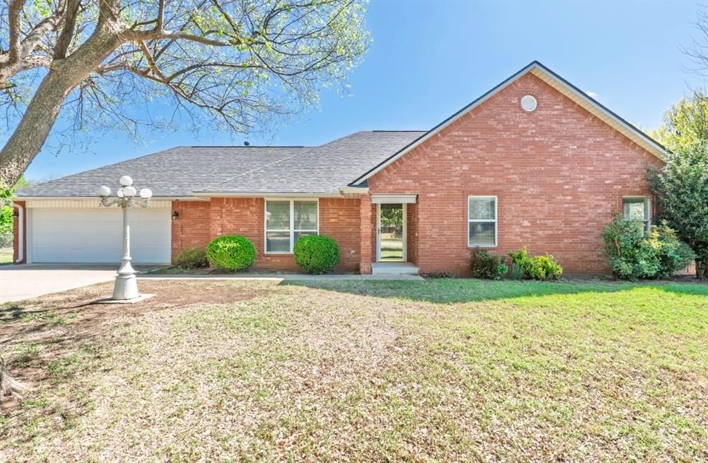 3 Limousin, Shawnee, OK 74804