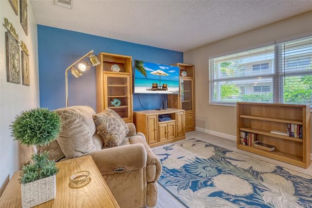 10039 62ND AVENUE N 2, St Petersburg, FL 33708