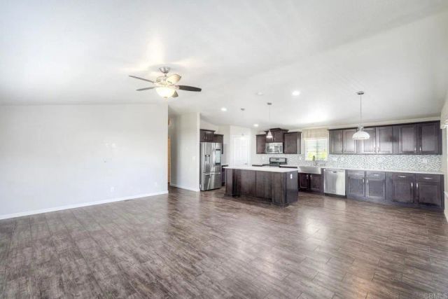 525 W El Norte Parkway 214, Escondido, CA 92026