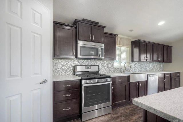 525 W El Norte Parkway 214, Escondido, CA 92026