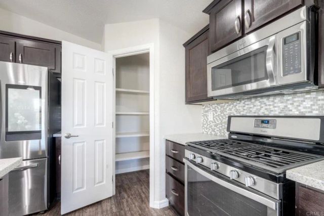 525 W El Norte Parkway 214, Escondido, CA 92026