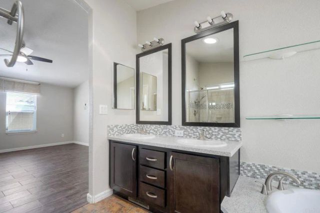 525 W El Norte Parkway 214, Escondido, CA 92026