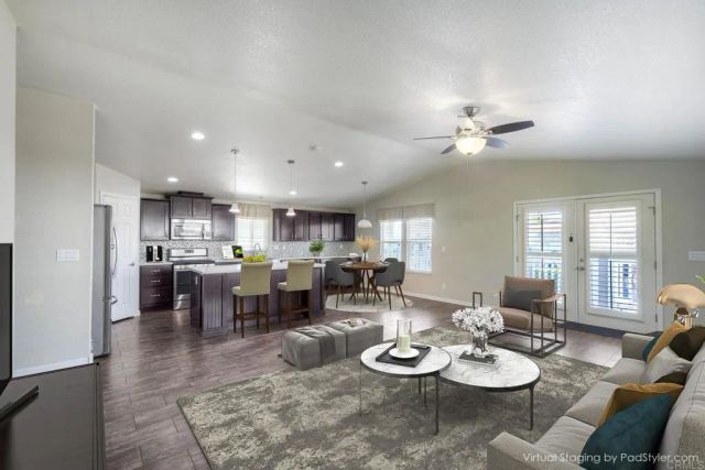 525 W El Norte Parkway 214, Escondido, CA 92026