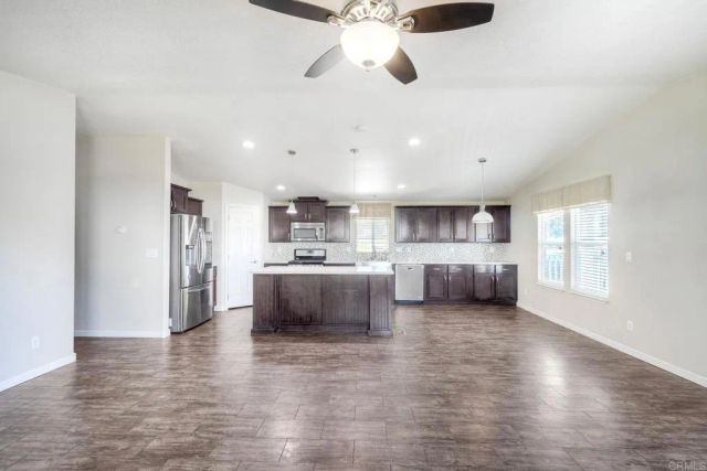 525 W El Norte Parkway 214, Escondido, CA 92026