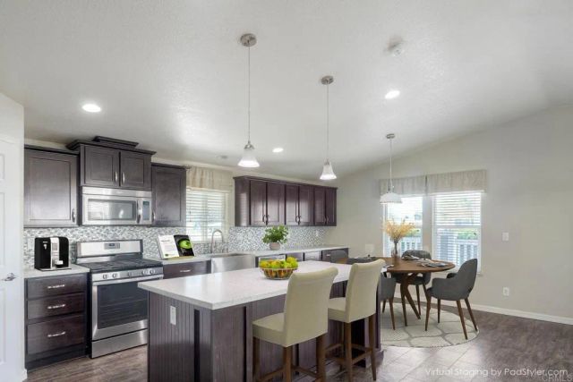 525 W El Norte Parkway 214, Escondido, CA 92026