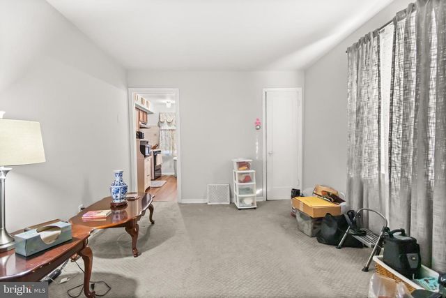 805 50TH PL NE, Washington, DC 20019