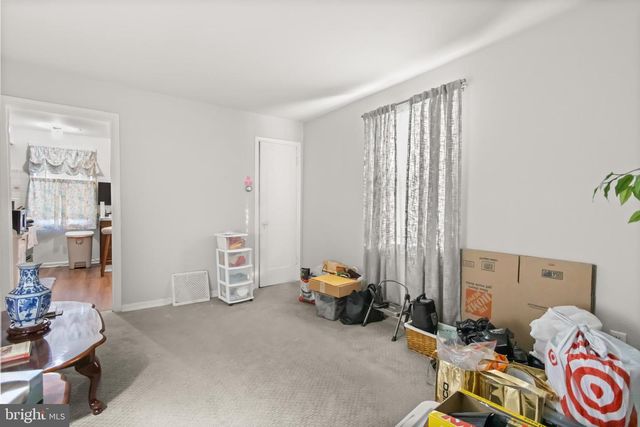 805 50TH PL NE, Washington, DC 20019