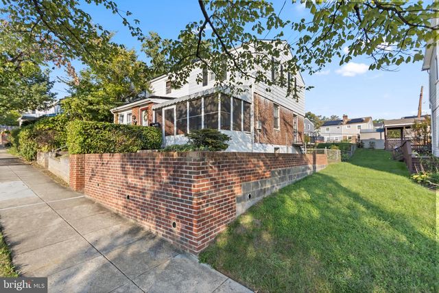 805 50TH PL NE, Washington, DC 20019