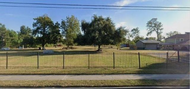 1821 S Victory Drive, Houston, TX 77088