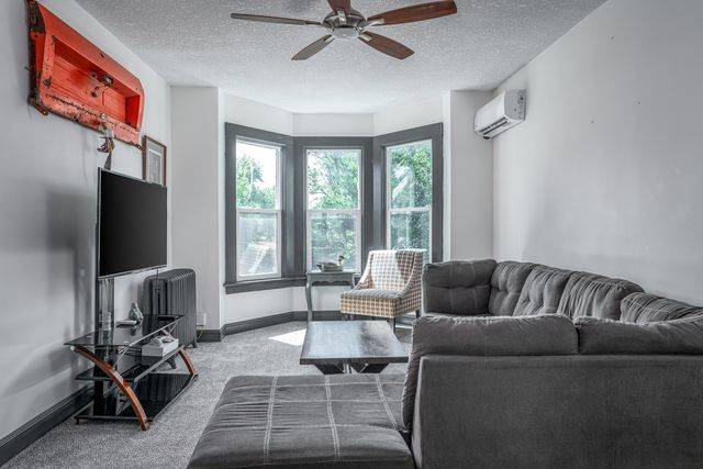 1821 Central Avenue, Bettendorf, IA 52722