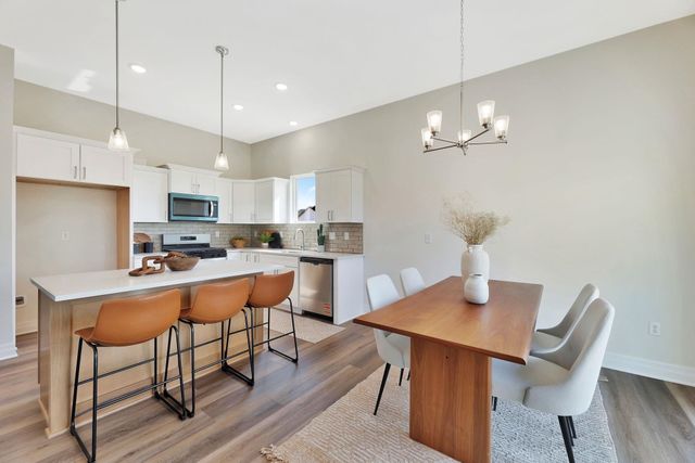 141 E Poplar Cir, Goddard, KS 67052