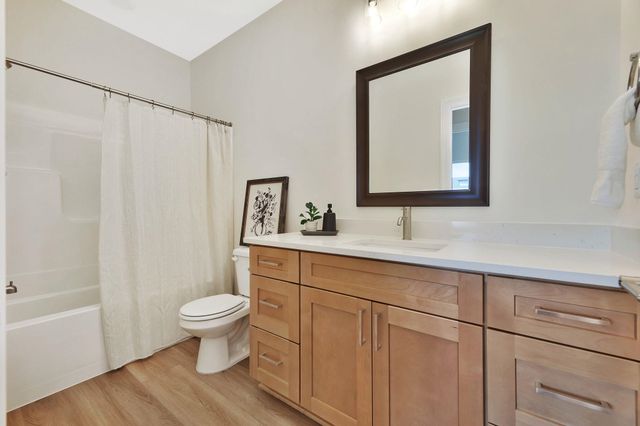 141 E Poplar Cir, Goddard, KS 67052