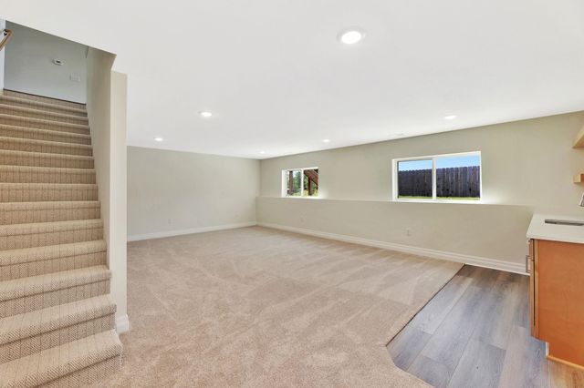 141 E Poplar Cir, Goddard, KS 67052