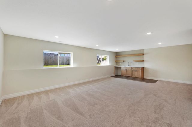 141 E Poplar Cir, Goddard, KS 67052