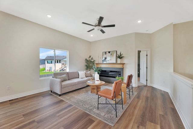 141 E Poplar Cir, Goddard, KS 67052