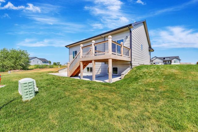 141 E Poplar Cir, Goddard, KS 67052