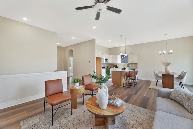 141 E Poplar Cir, Goddard, KS 67052