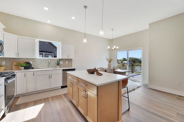 141 E Poplar Cir, Goddard, KS 67052